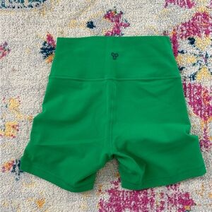 Aritzia TNA Biker Shorts